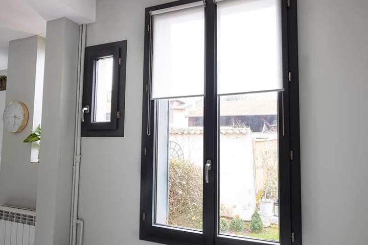 Nous installons des fenêtres en bois, en aluminium et en PVC.